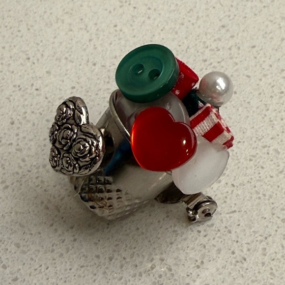 Sewing Themed Brooch Pin Thimble Buttons Fabric Notions Silver Tone Heart - Picture 4 of 8